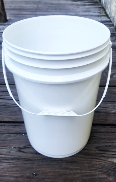 BUCKET 6 GALLON-BLUE or WHITE WITH PLASTIC HANDLE (No Lid)